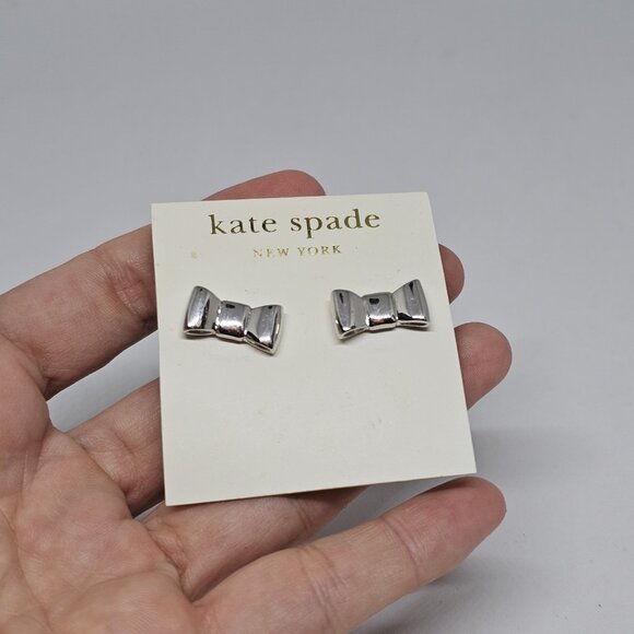 NWT Kate Spade Take a Bow Stud Earrings Silver Tone - Picture 3 of 11